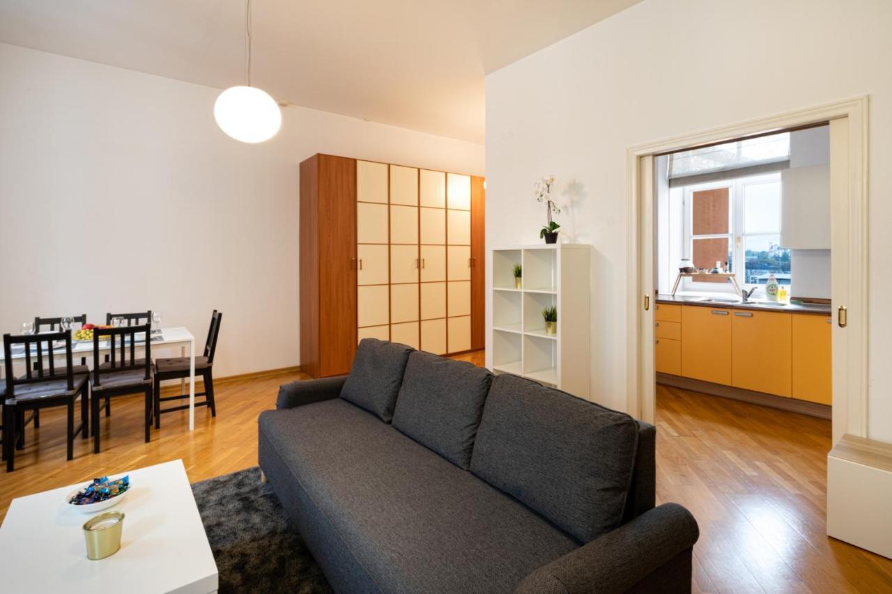 Old Two Floor Palasta Loft With River View Huoneisto *