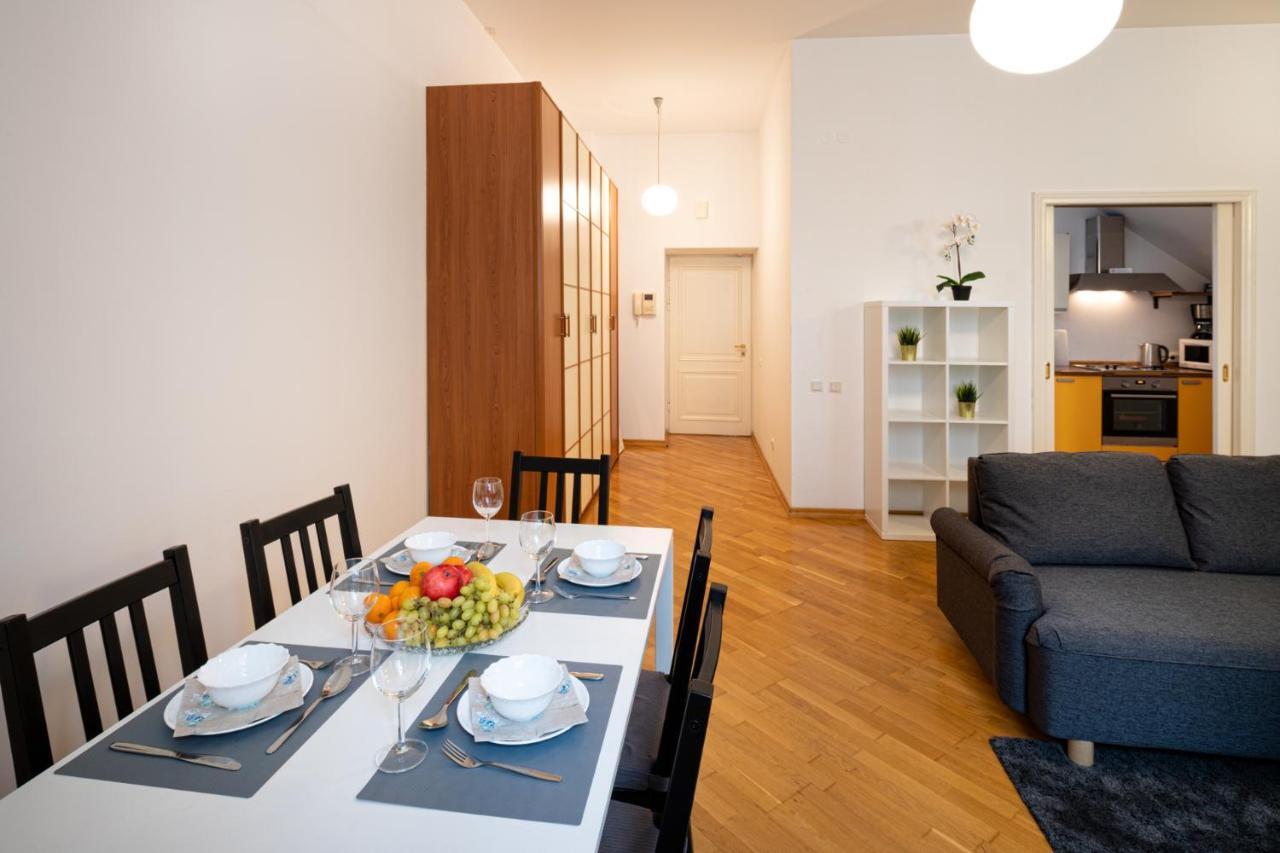 Huoneisto Old Two Floor Palasta Loft With River View *